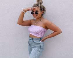 The digital content creator is also famous on Instagram where she racked up more than 10,000 followers as of late 2020. She mostly shares her fashion 